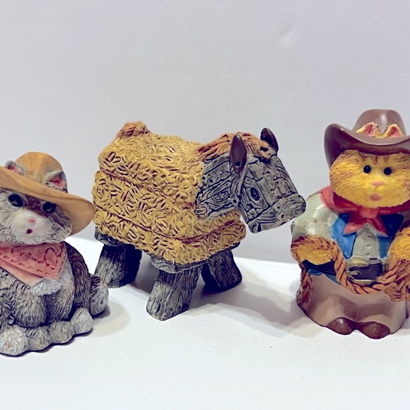 Hallmark Merry  Miniatures Cowboy Kitties With Horse Small Pet Figurine Set - Picture 2 of 16